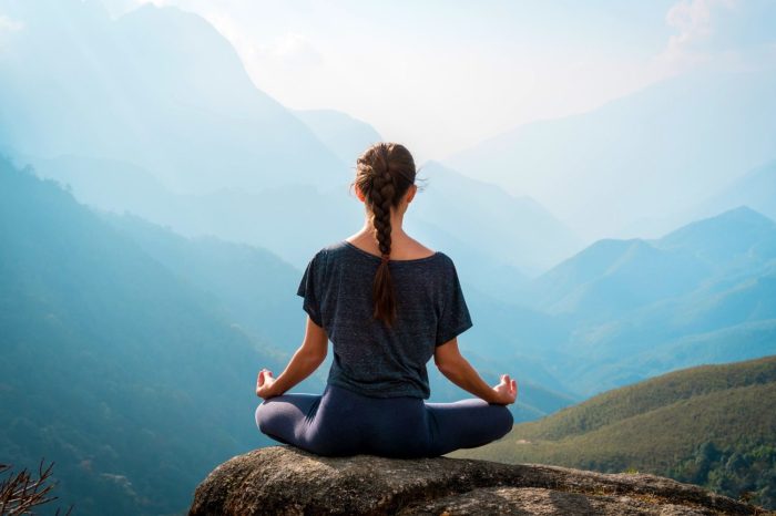 How to Meditate for Building Mental Clarity and Insight